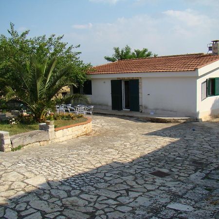 Dimora Del Sole Apartment Putignano Bagian luar foto